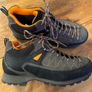 Kenetrek Bridger low size 8 men’s hiking shoes